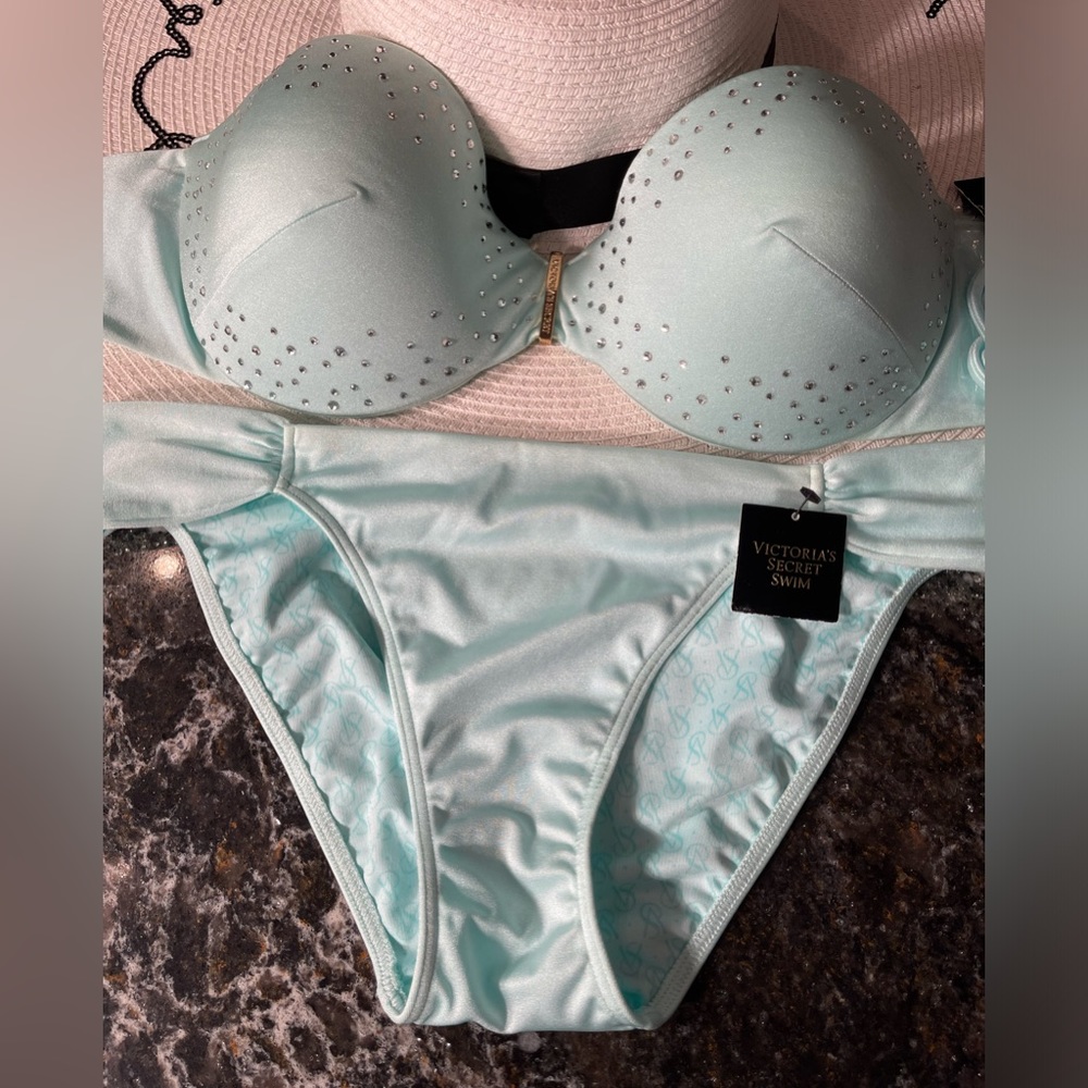 NWT vintage Victoria’s secret’s bikini embellished push-up 34DD/M set